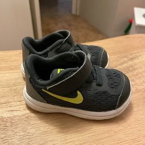 Toddler Nike Shoes, 4C.